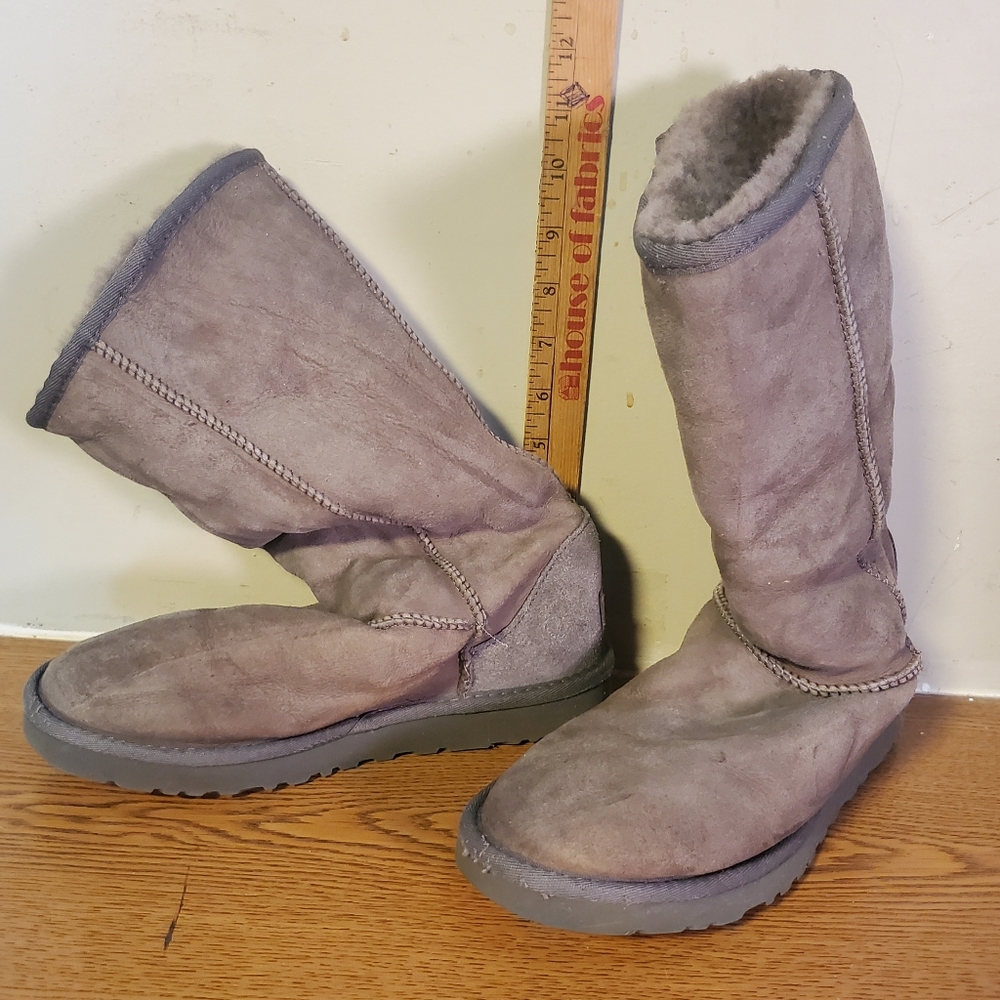 Ugg size 7 women's boots